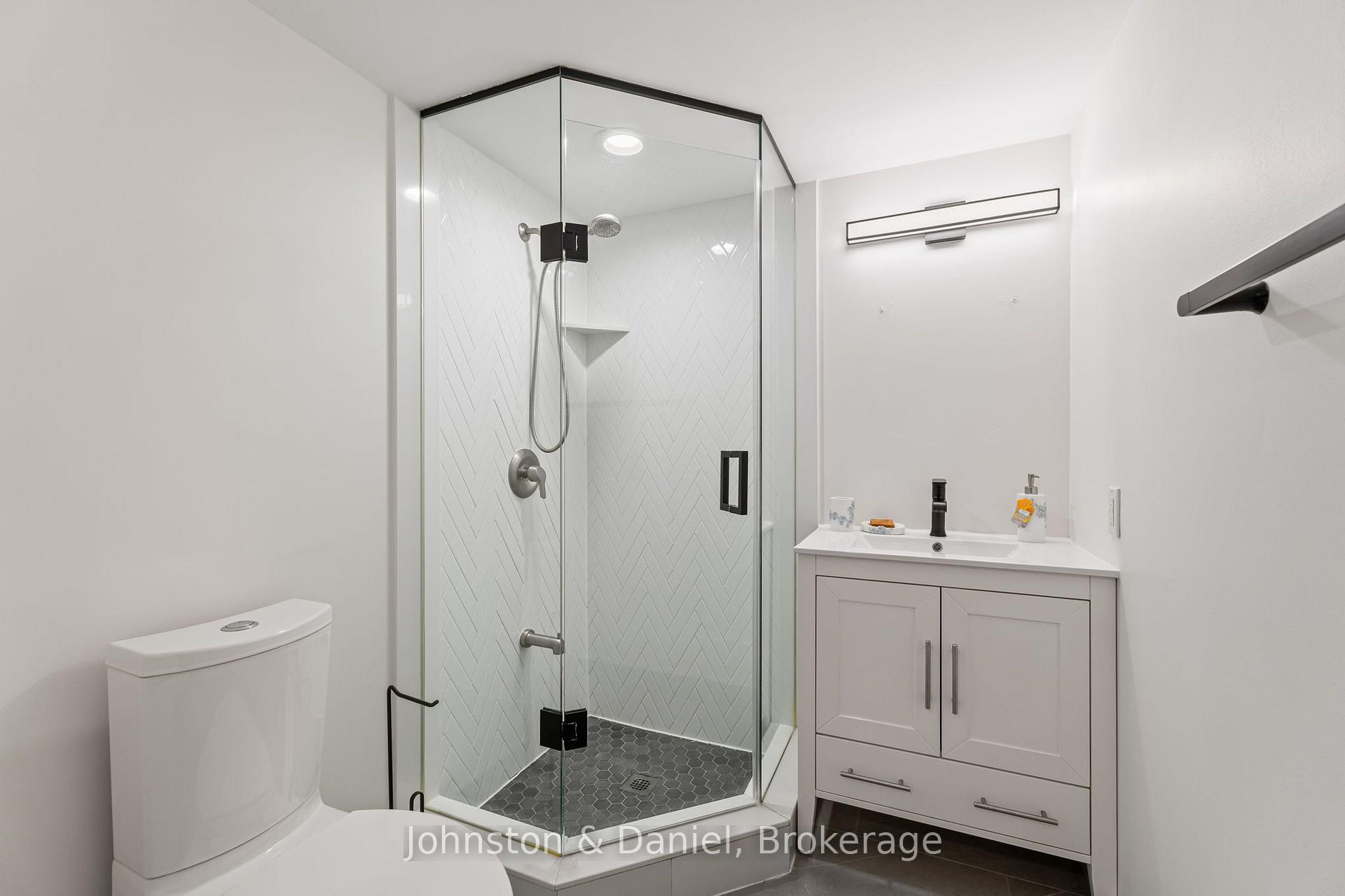 Photo 10 of Unit 615, 38 Western Battery Road W, Toronto, Niagara — HOMEH