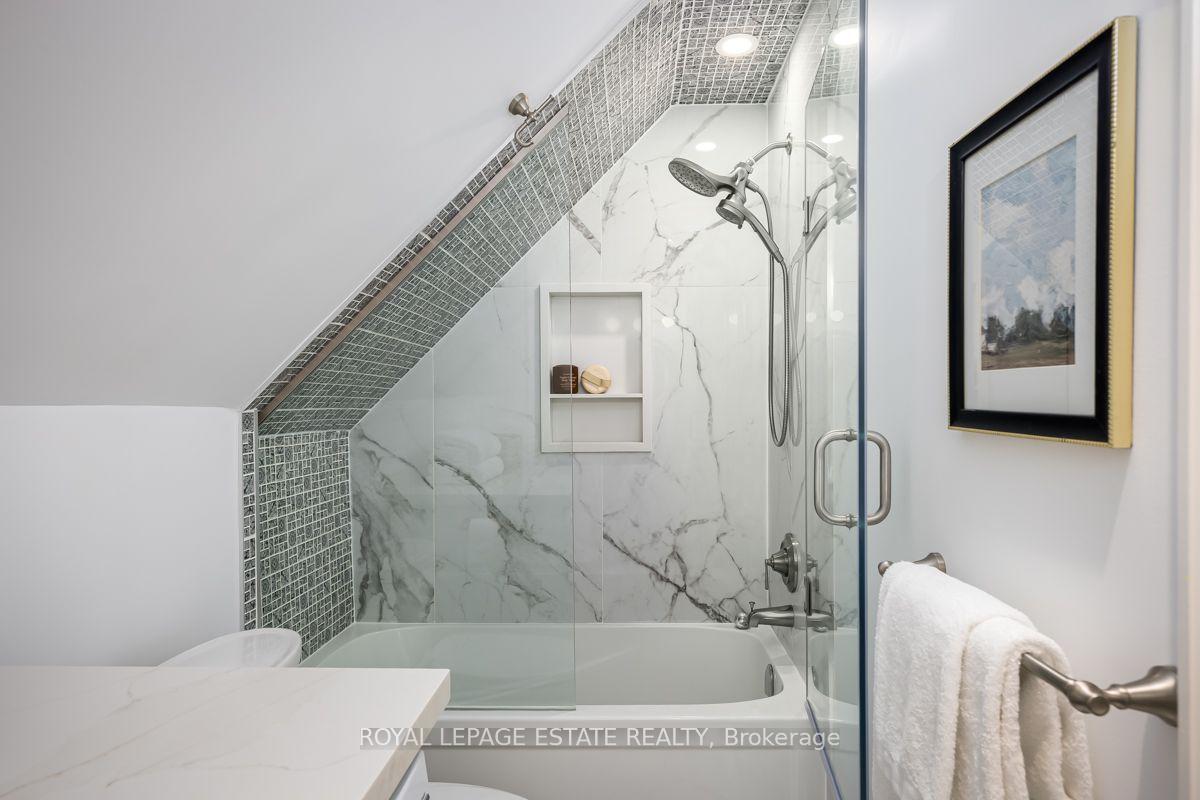 Photo 10 of 370 Silverthorn Avenue, Toronto, Keelesdale-Eglinton West — HOMEH