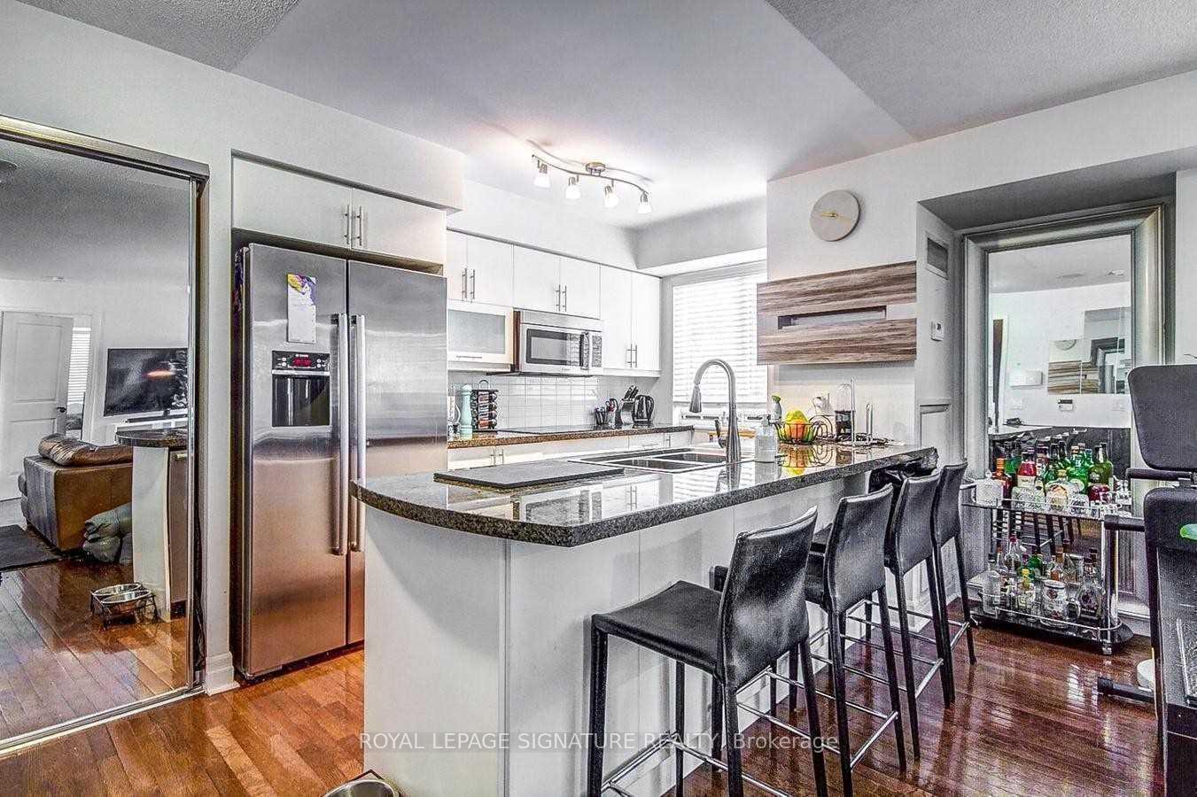Photo 2 of Unit 503, 35 Balmuto Street, Toronto, Bay Street Corridor — HOMEH