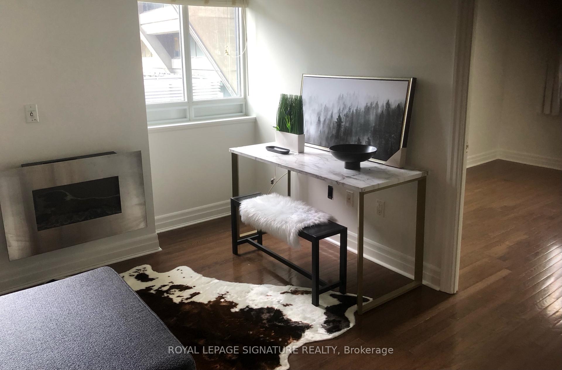 Photo 7 of Unit 503, 35 Balmuto Street, Toronto, Bay Street Corridor — HOMEH