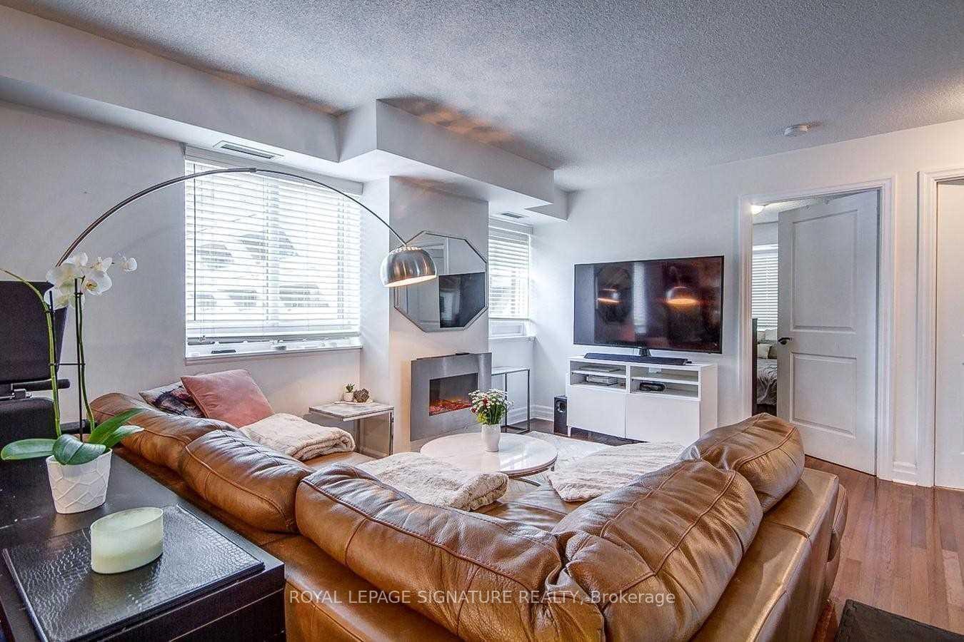 Photo 6 of Unit 503, 35 Balmuto Street, Toronto, Bay Street Corridor — HOMEH