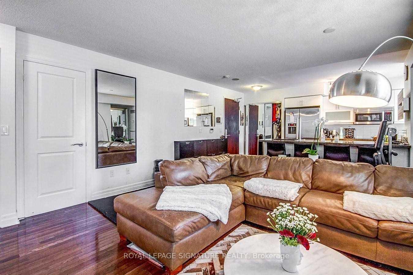 Photo 8 of Unit 503, 35 Balmuto Street, Toronto, Bay Street Corridor — HOMEH