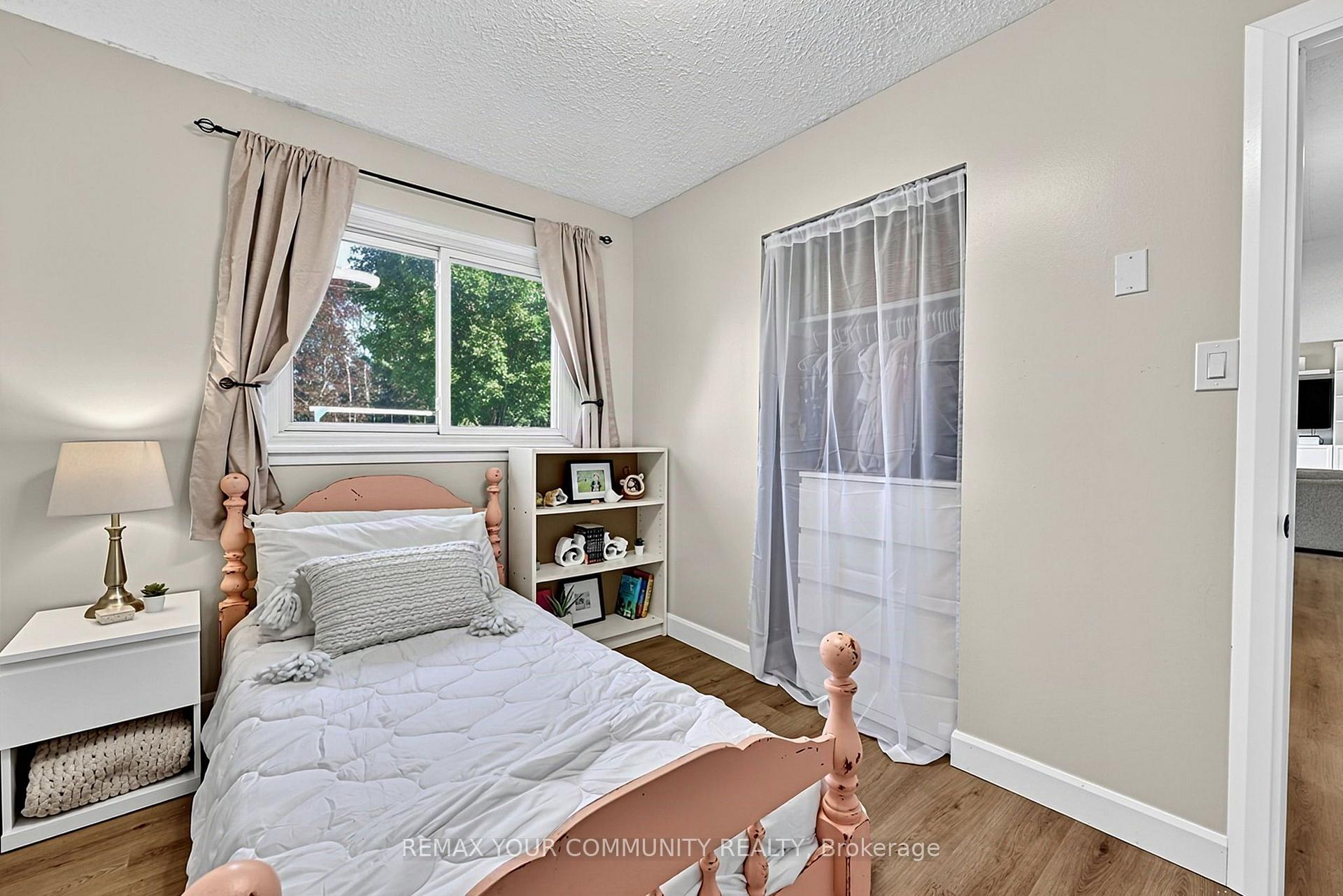 Photo 17 of 239 Sunset Crescent, Innisfil, Stroud — HOMEH