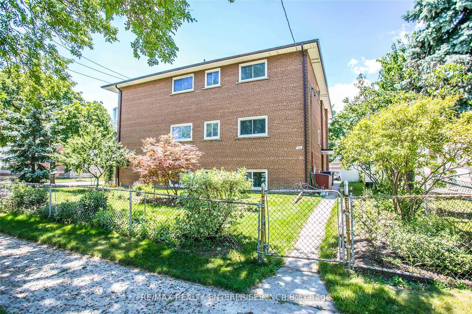 Photo 5 of 54 Rabbit Lane, Etobicoke, Eringate-Centennial-West Deane — HOMEH