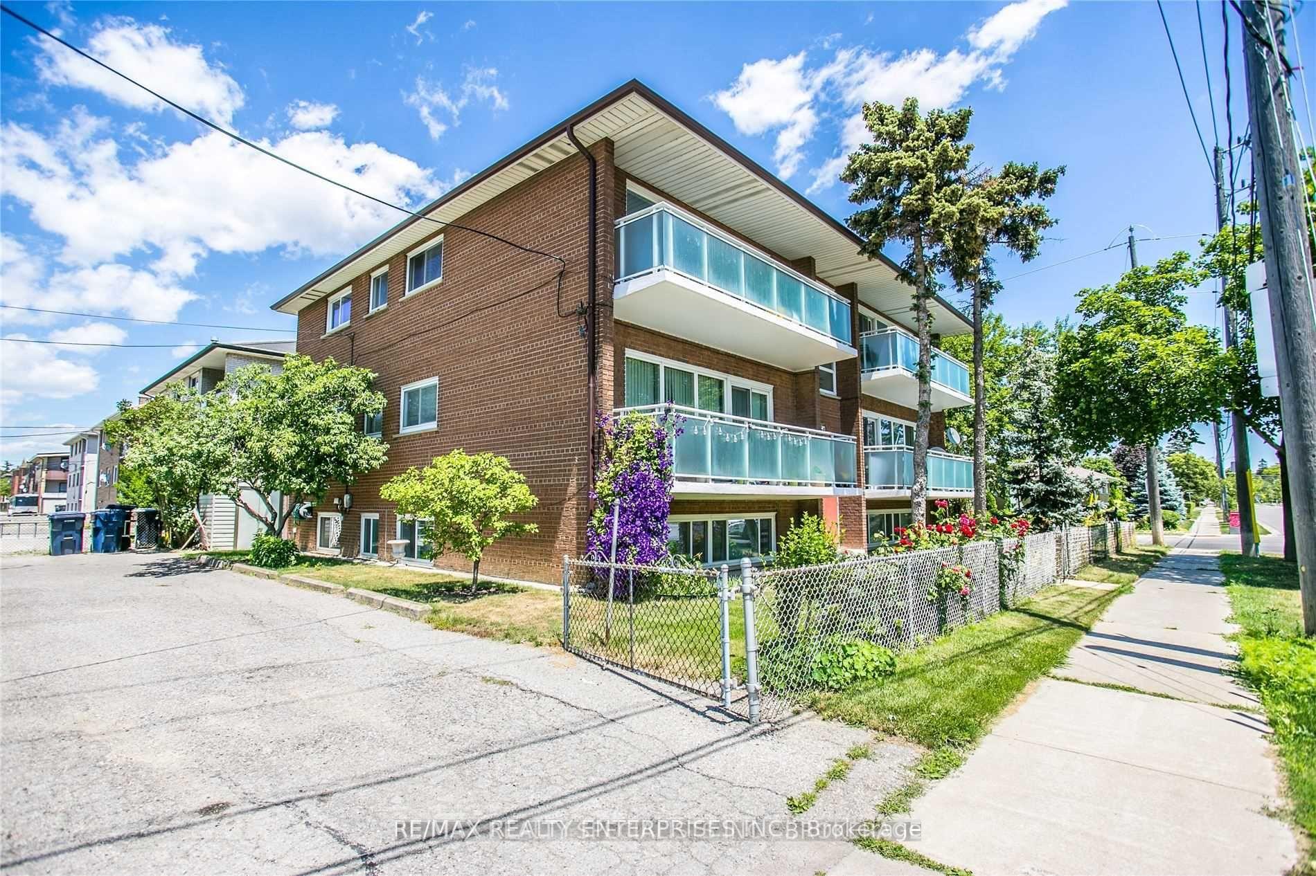 Photo 6 of 54 Rabbit Lane, Etobicoke, Eringate-Centennial-West Deane — HOMEH