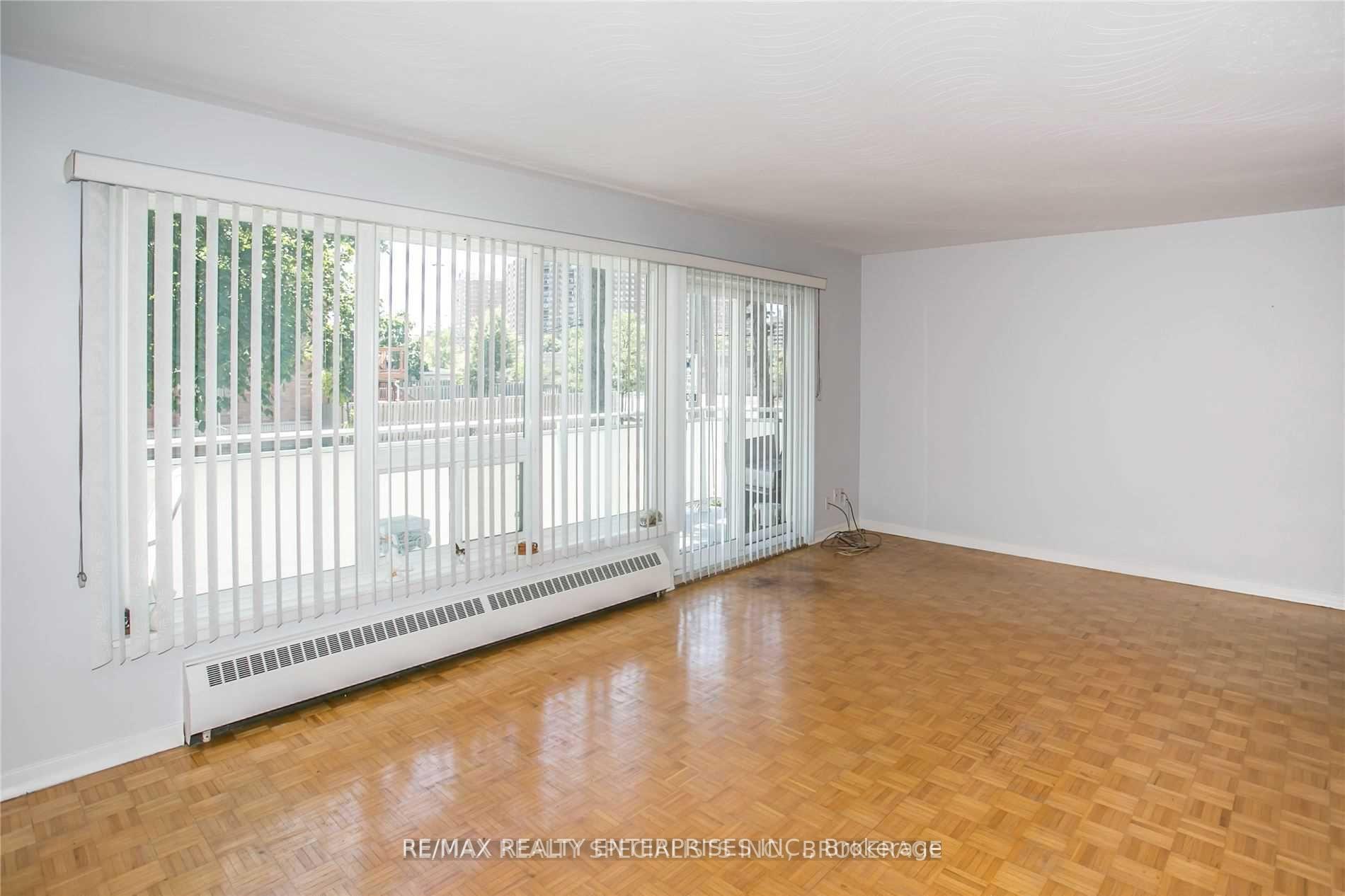 Photo 16 of 54 Rabbit Lane, Etobicoke, Eringate-Centennial-West Deane — HOMEH
