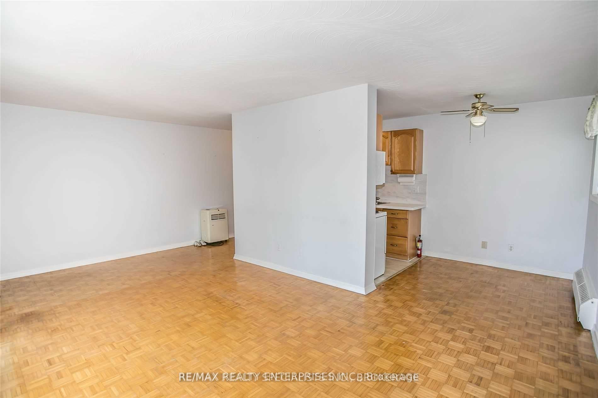 Photo 18 of 54 Rabbit Lane, Etobicoke, Eringate-Centennial-West Deane — HOMEH