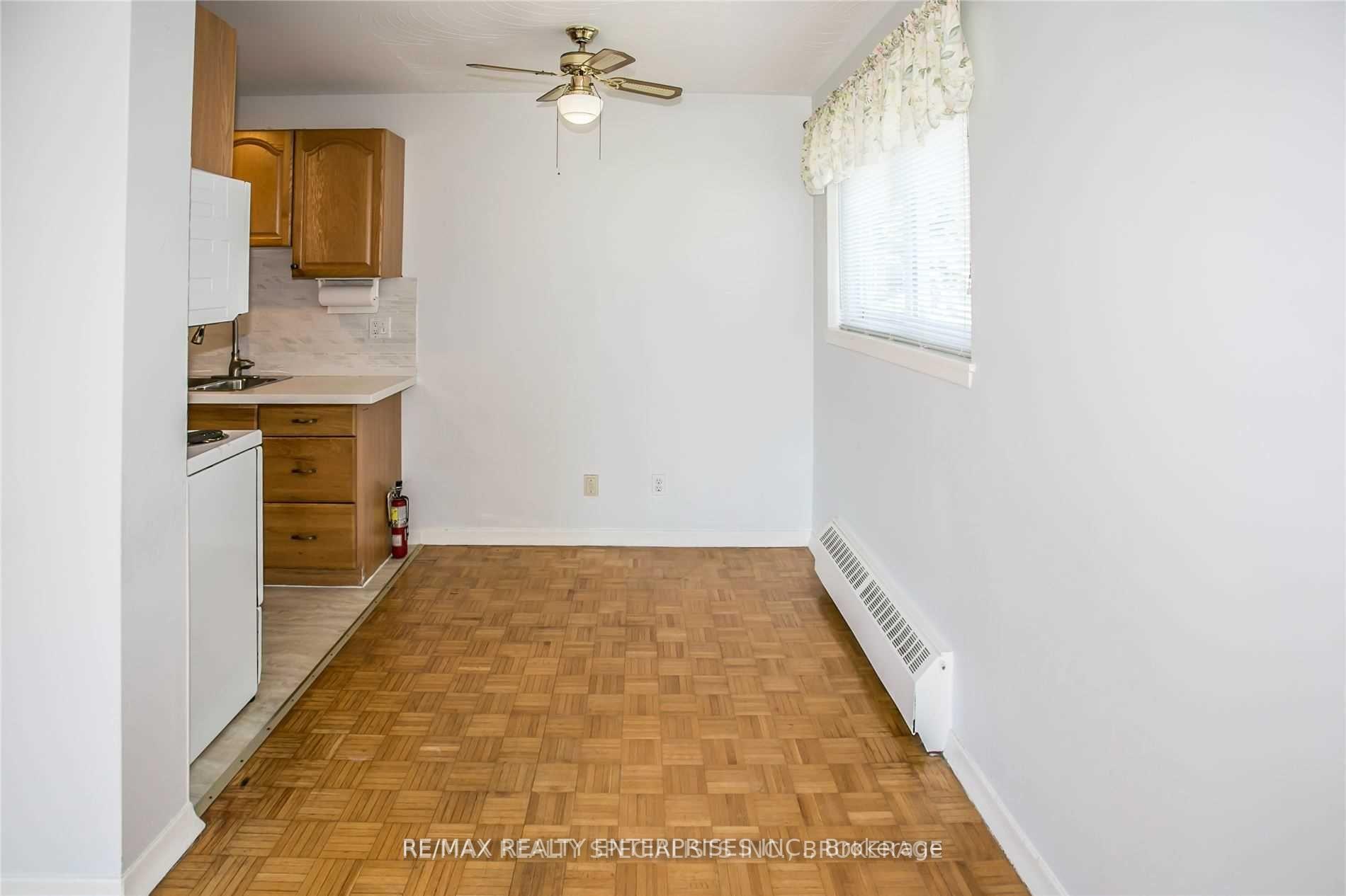 Photo 19 of 54 Rabbit Lane, Etobicoke, Eringate-Centennial-West Deane — HOMEH