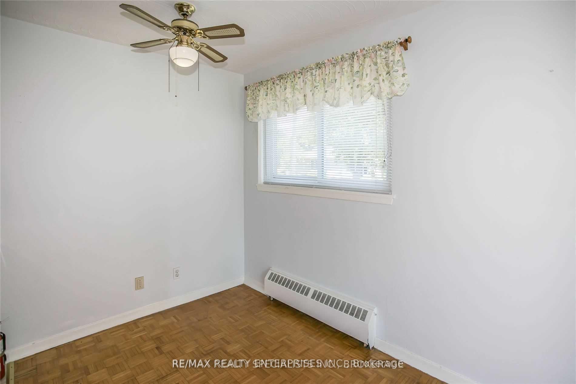 Photo 20 of 54 Rabbit Lane, Etobicoke, Eringate-Centennial-West Deane — HOMEH