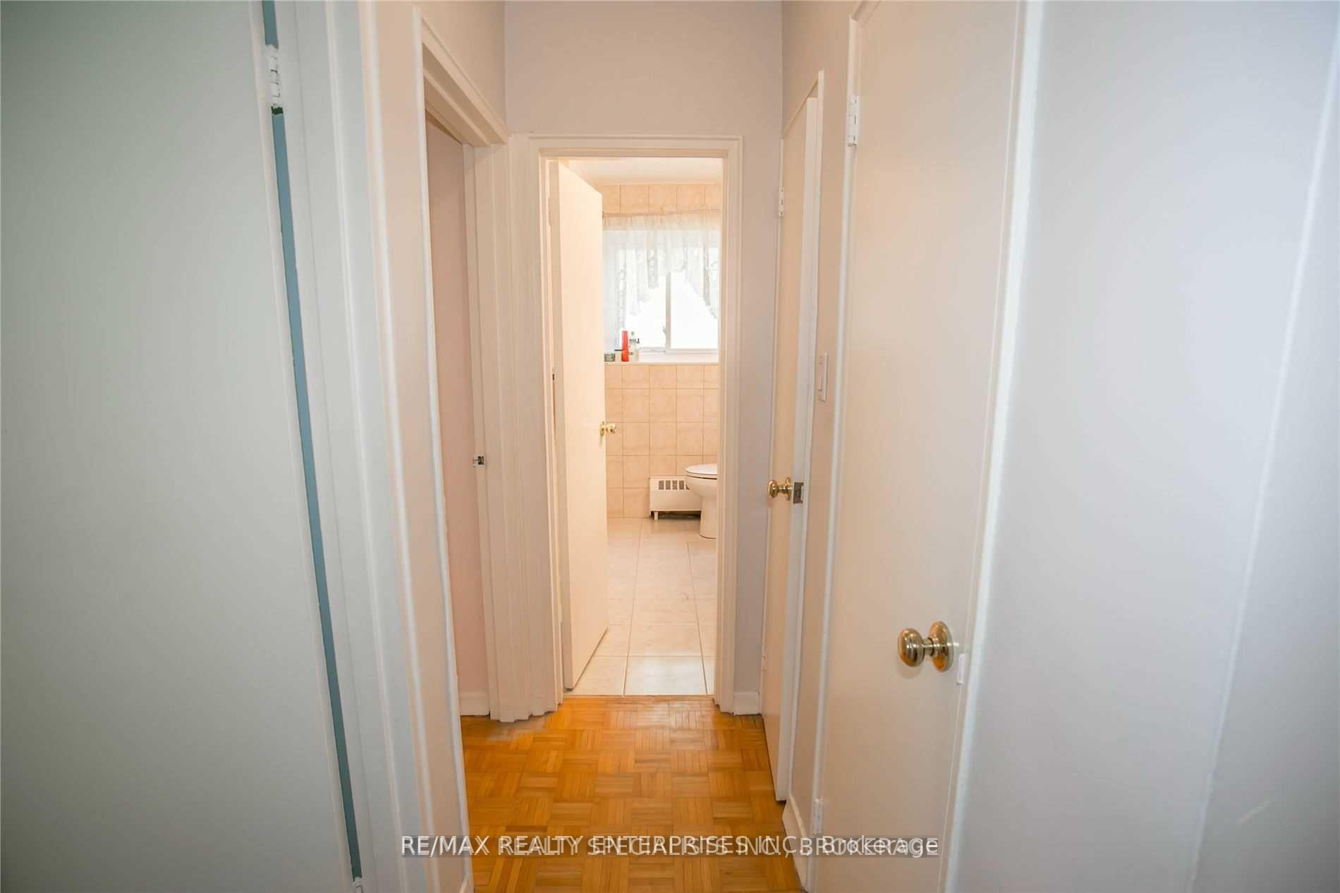 Photo 24 of 54 Rabbit Lane, Etobicoke, Eringate-Centennial-West Deane — HOMEH