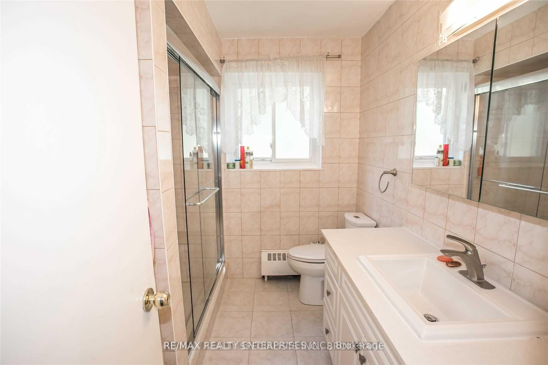 Photo 31 of 54 Rabbit Lane, Etobicoke, Eringate-Centennial-West Deane — HOMEH
