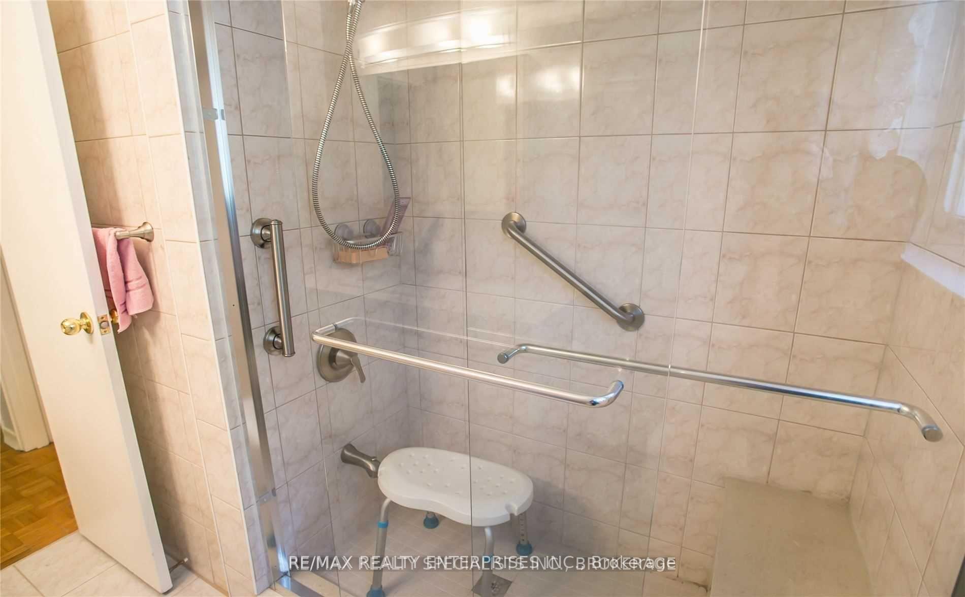 Photo 34 of 54 Rabbit Lane, Etobicoke, Eringate-Centennial-West Deane — HOMEH