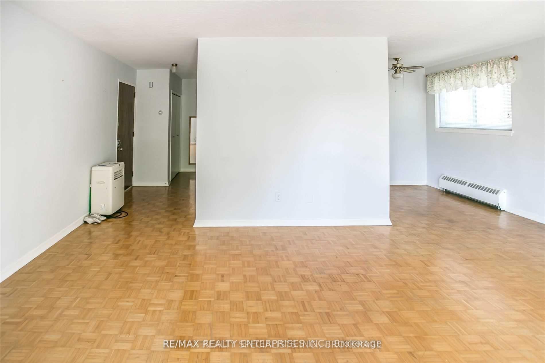 Photo 35 of 54 Rabbit Lane, Etobicoke, Eringate-Centennial-West Deane — HOMEH