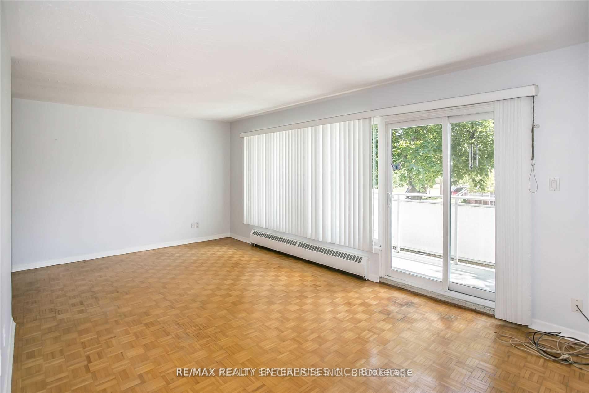 Photo 36 of 54 Rabbit Lane, Etobicoke, Eringate-Centennial-West Deane — HOMEH