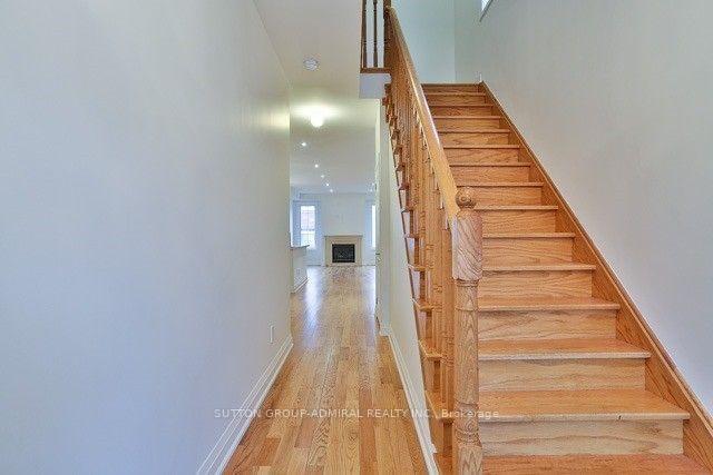Photo 2 of 447 Lady Nadia Drive, Vaughan, Patterson — HOMEH
