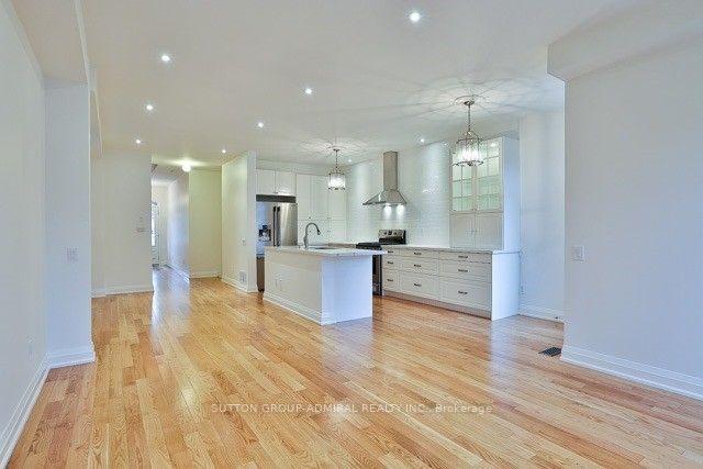 Photo 7 of 447 Lady Nadia Drive, Vaughan, Patterson — HOMEH
