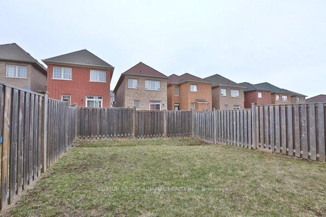 Photo 17 of 447 Lady Nadia Drive, Vaughan, Patterson — HOMEH