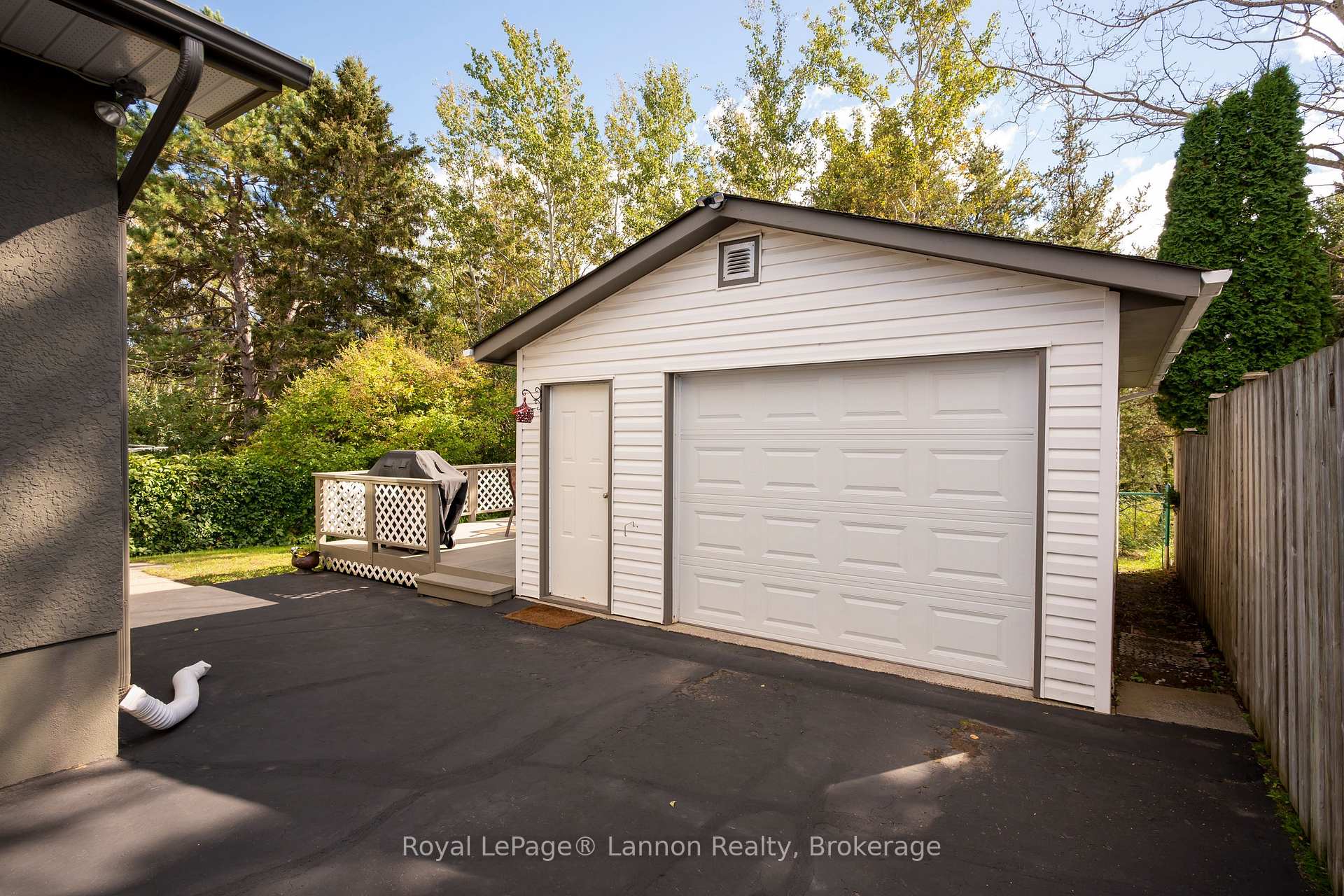Photo 3 of 315 Rona Street, Thunder Bay, Current River — HOMEH