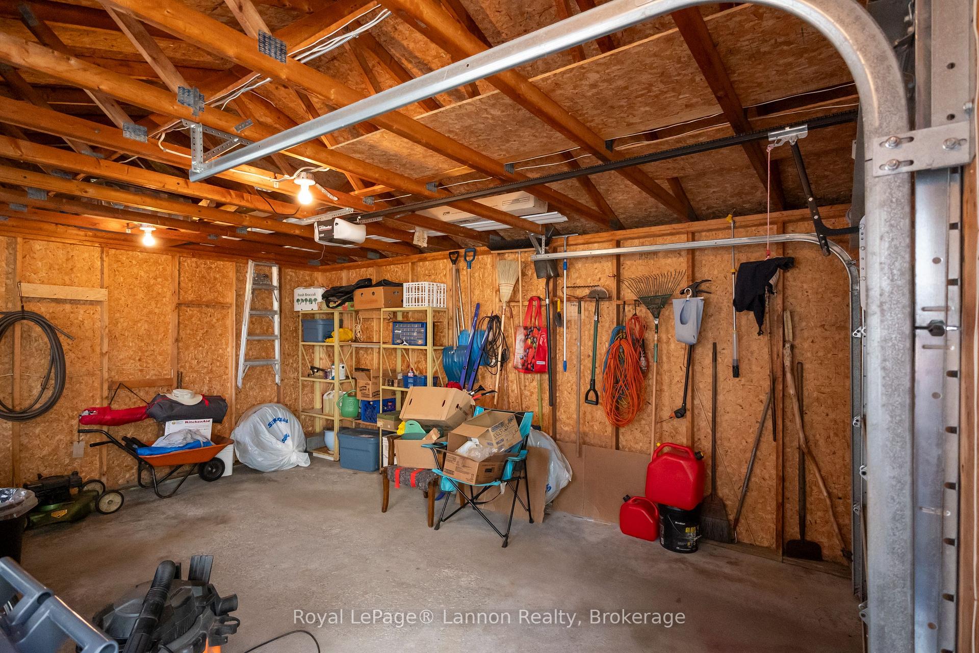 Photo 5 of 315 Rona Street, Thunder Bay, Current River — HOMEH