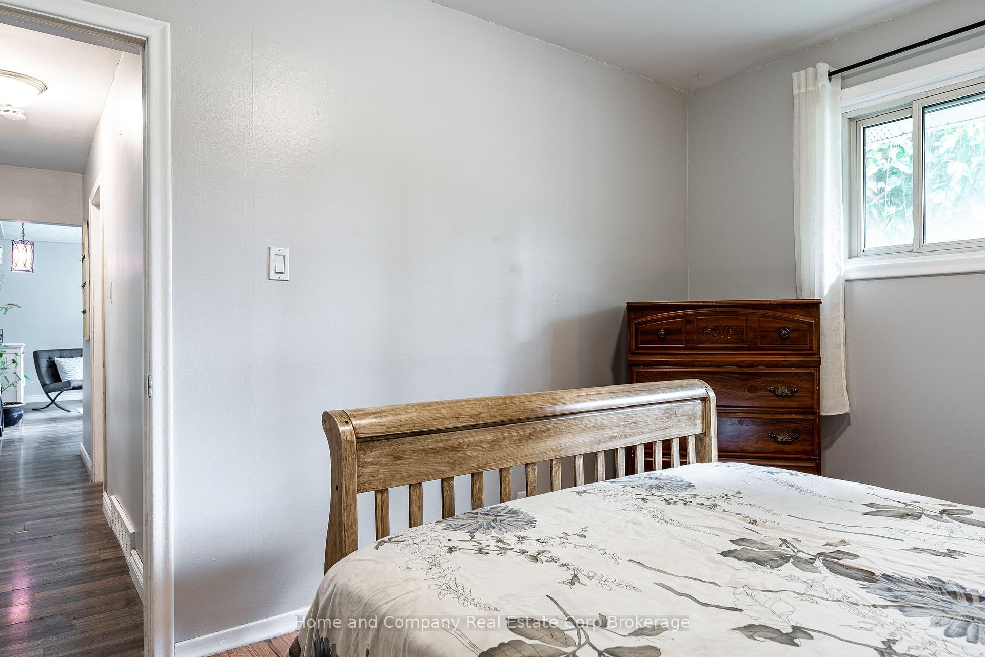 Photo 21 of 14 Burritt Street, Stratford — HOMEH