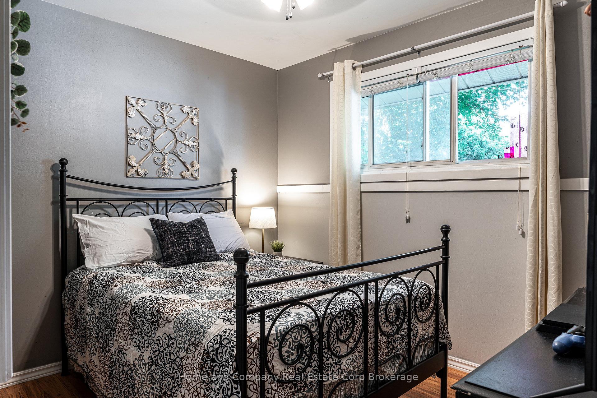 Photo 22 of 14 Burritt Street, Stratford — HOMEH