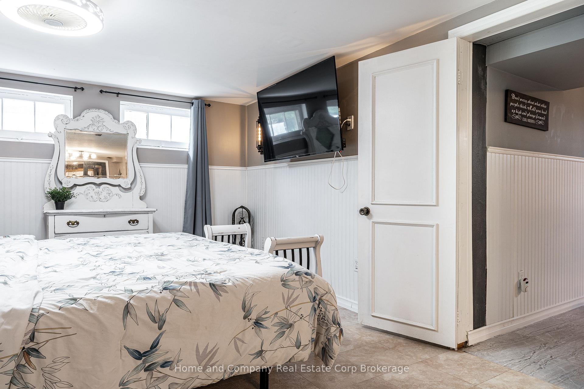 Photo 36 of 14 Burritt Street, Stratford — HOMEH