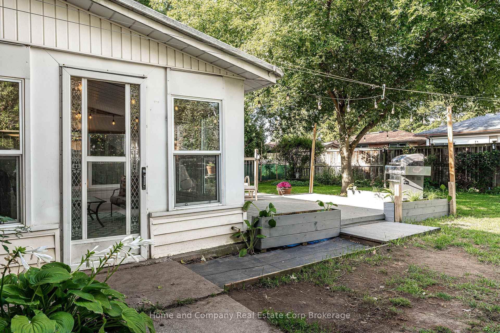 Photo 40 of 14 Burritt Street, Stratford — HOMEH