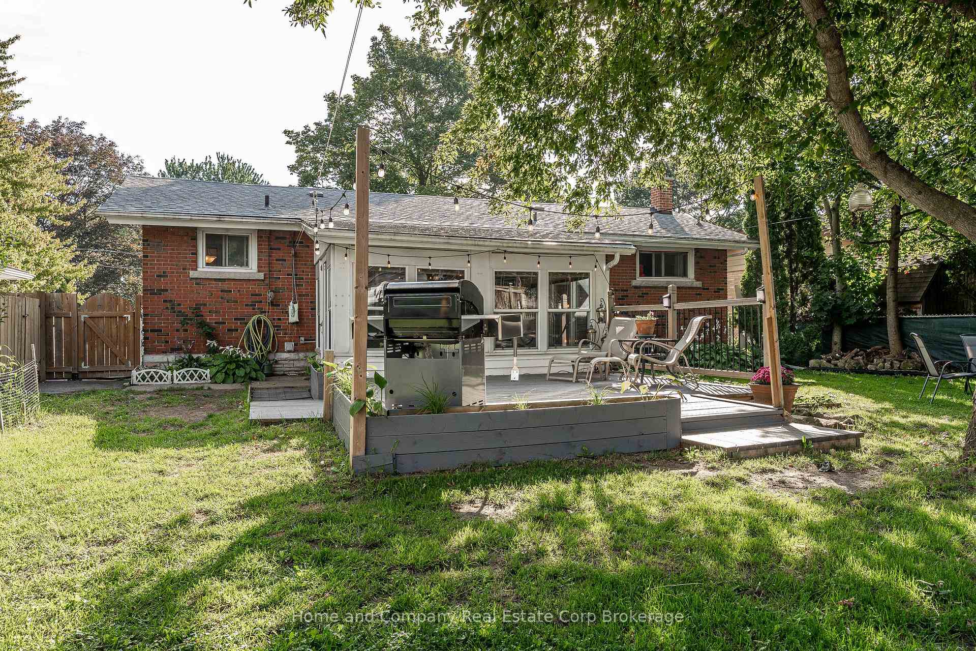 Photo 41 of 14 Burritt Street, Stratford — HOMEH