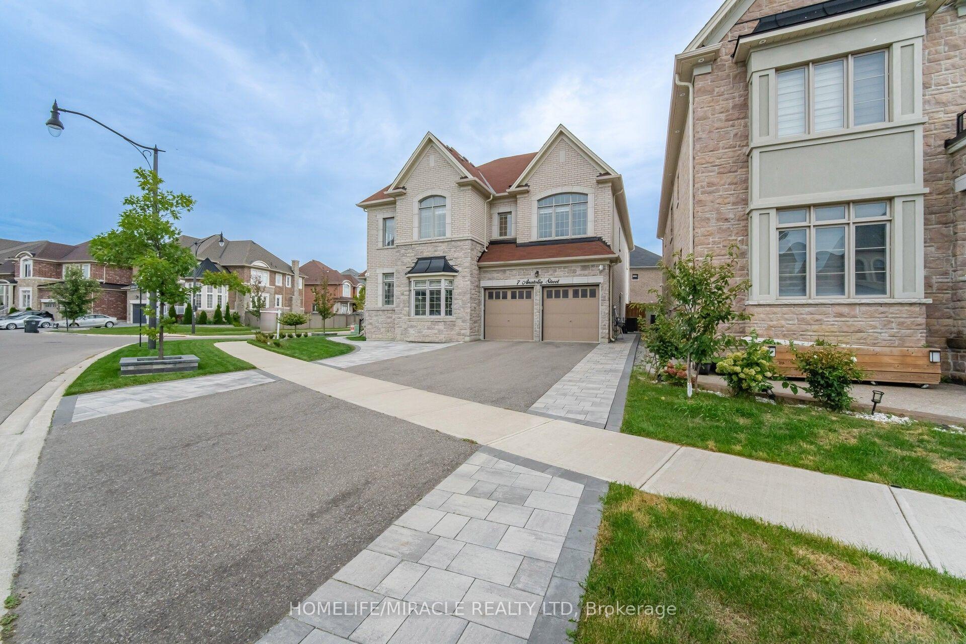 Photo 3 of 7 Anatolia Street, Brampton, Toronto Gore Rural Estate — HOMEH