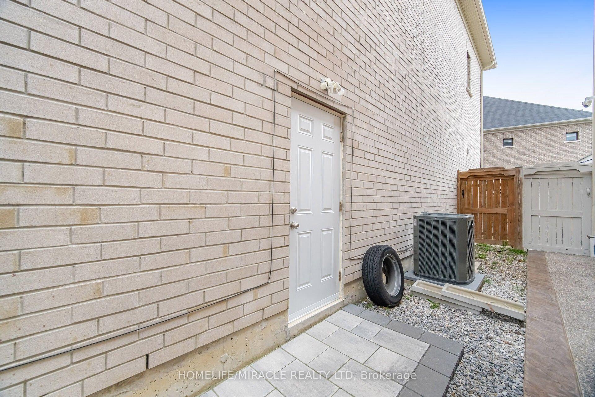 Photo 38 of 7 Anatolia Street, Brampton, Toronto Gore Rural Estate — HOMEH