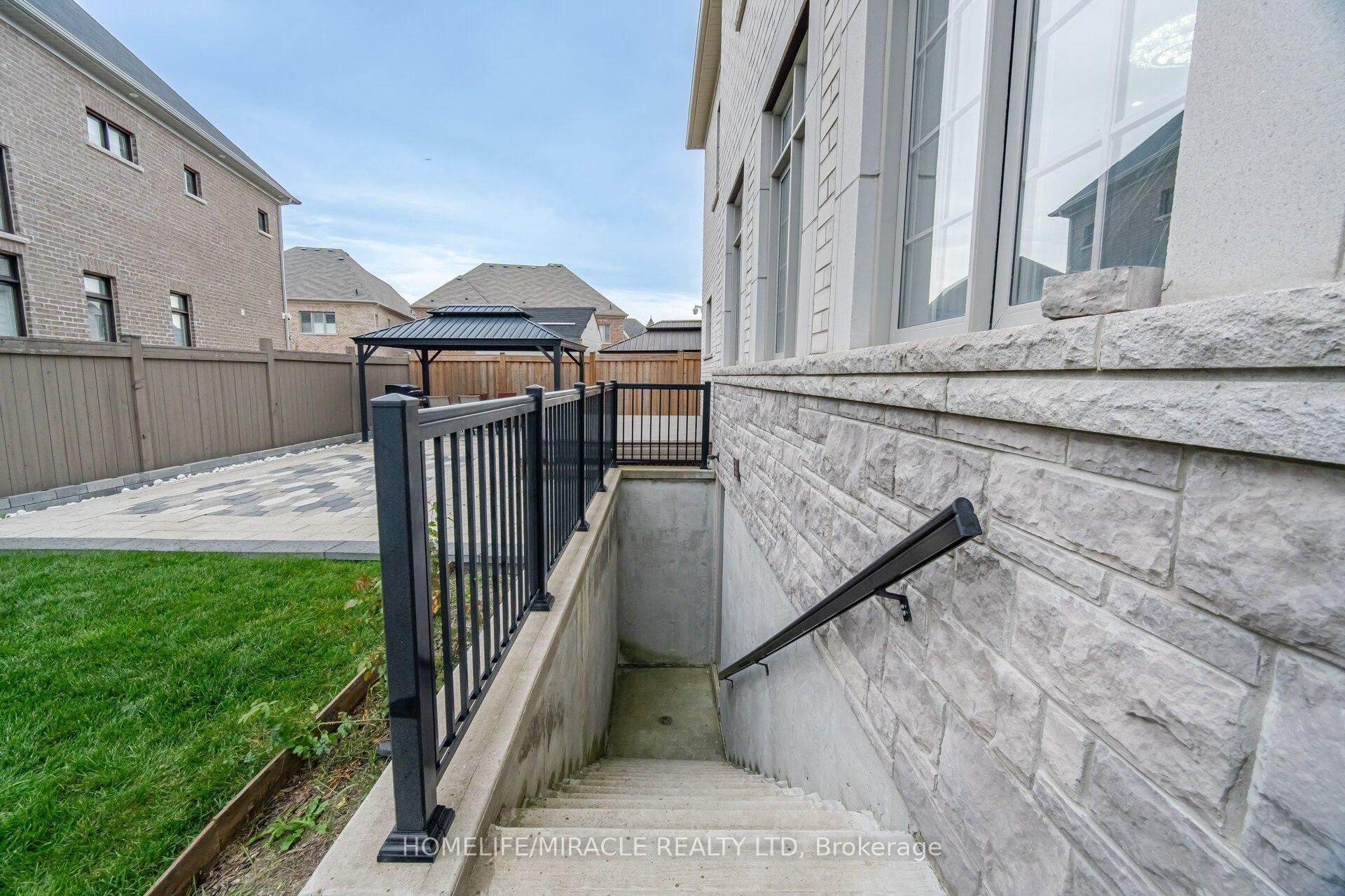Photo 32 of 7 Anatolia Street, Brampton, Toronto Gore Rural Estate — HOMEH