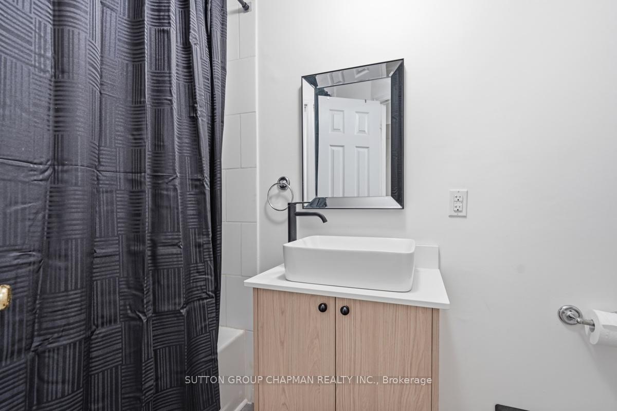 Photo 23 of 955 Lawson Road, London, North I — HOMEH