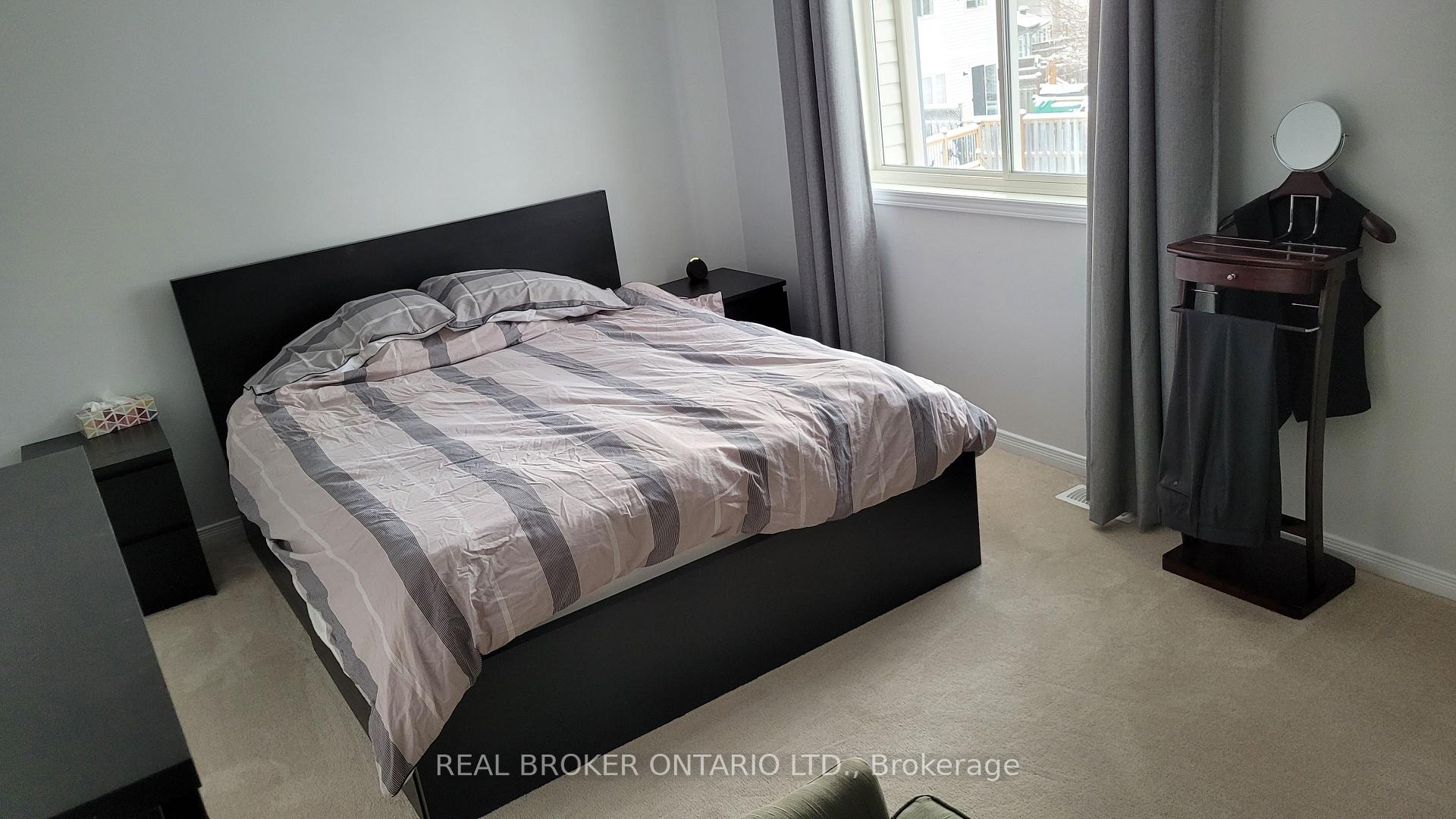 Photo 17 of 34 Scout Street, Ottawa, Central Park — HOMEH