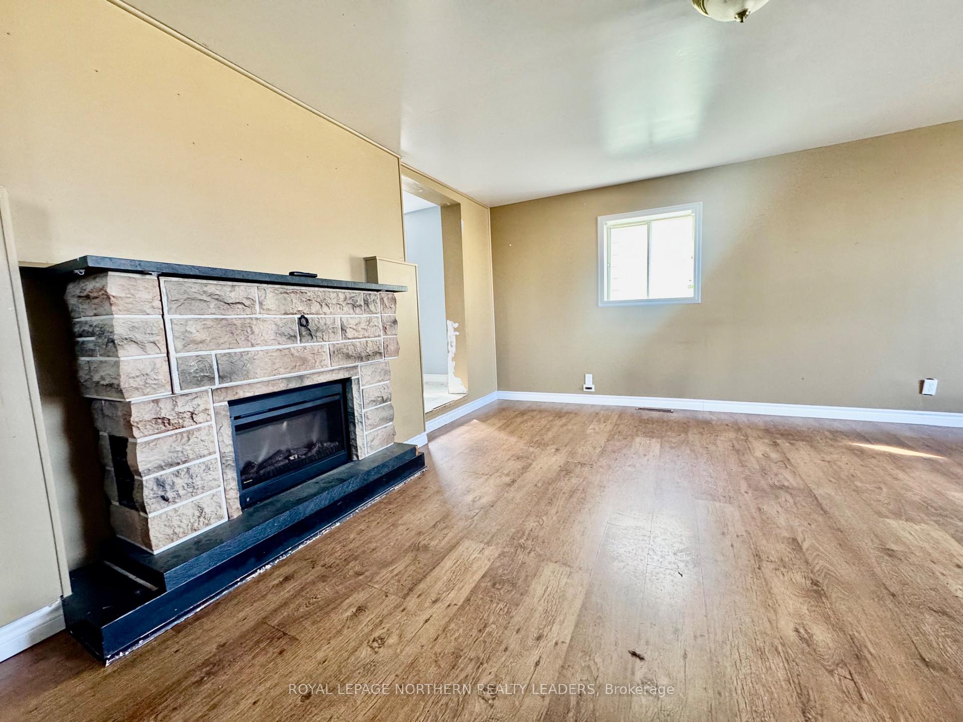 Photo 11 of 80 Fourth Avenue, Timmins, SCH - Main Area — HOMEH