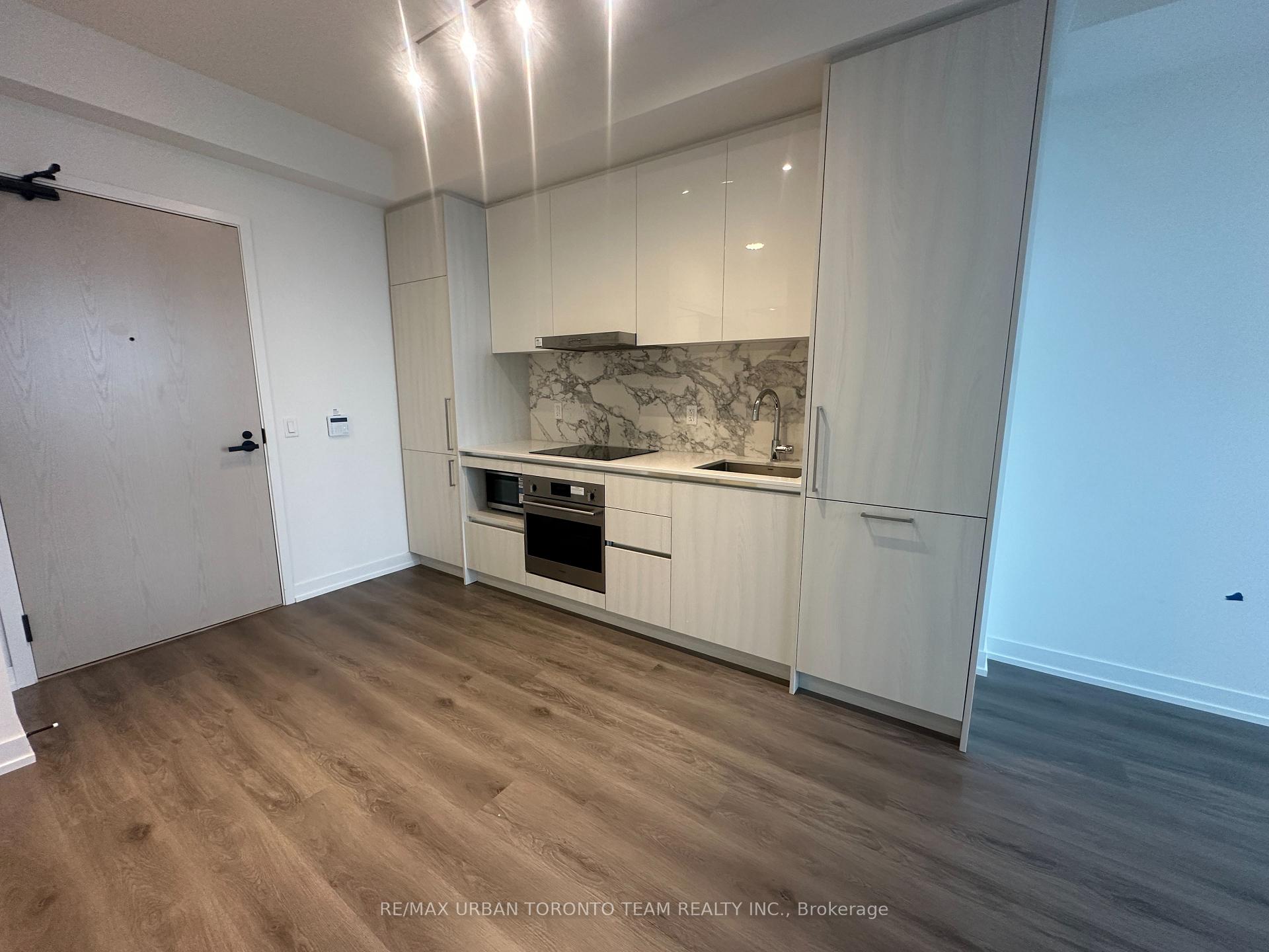 Photo 3 of Unit 6211, 225 Commerce St Street, Vaughan, Vaughan Corporate Centre — HOMEH