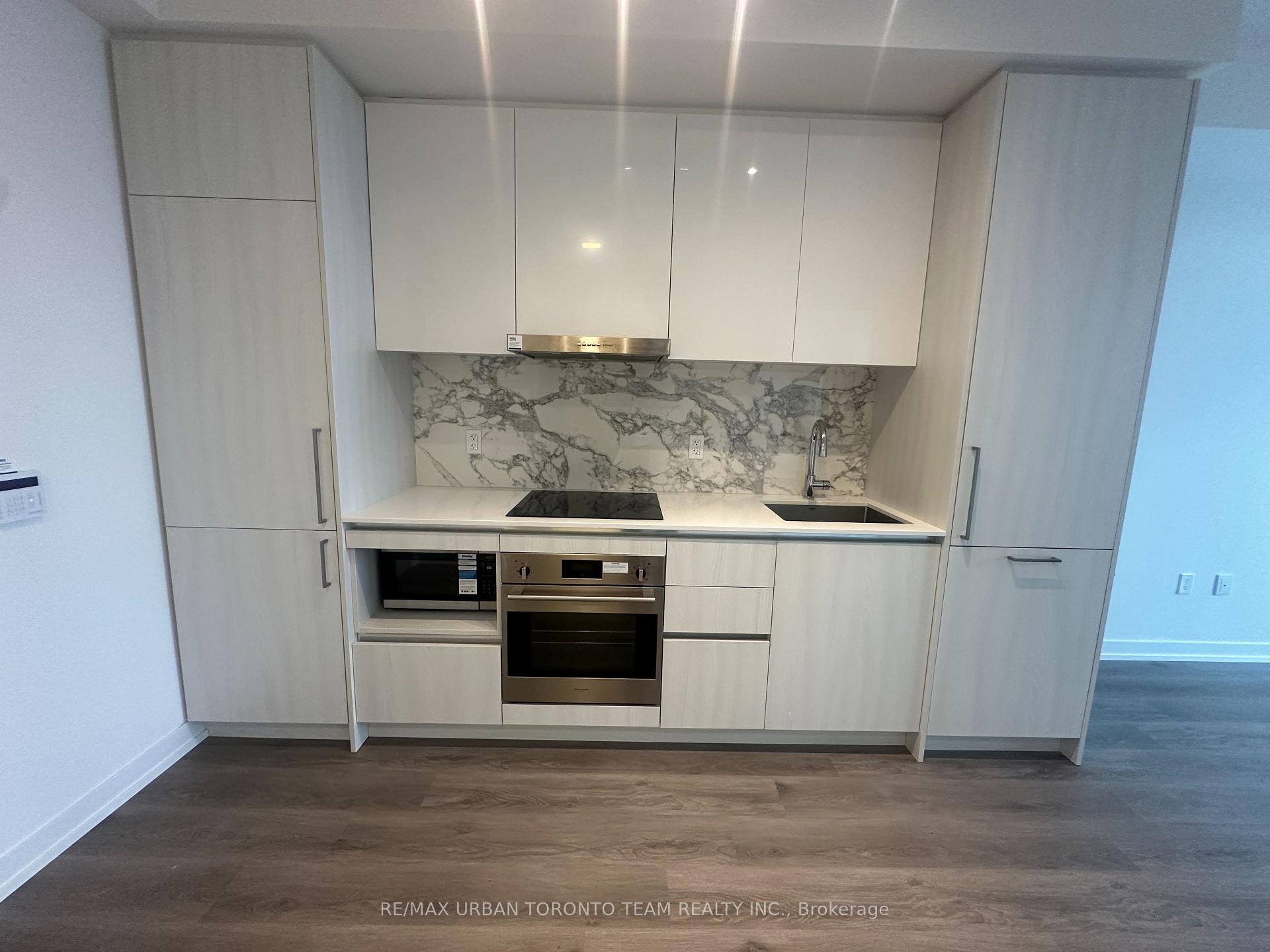 Photo 4 of Unit 6211, 225 Commerce St Street, Vaughan, Vaughan Corporate Centre — HOMEH