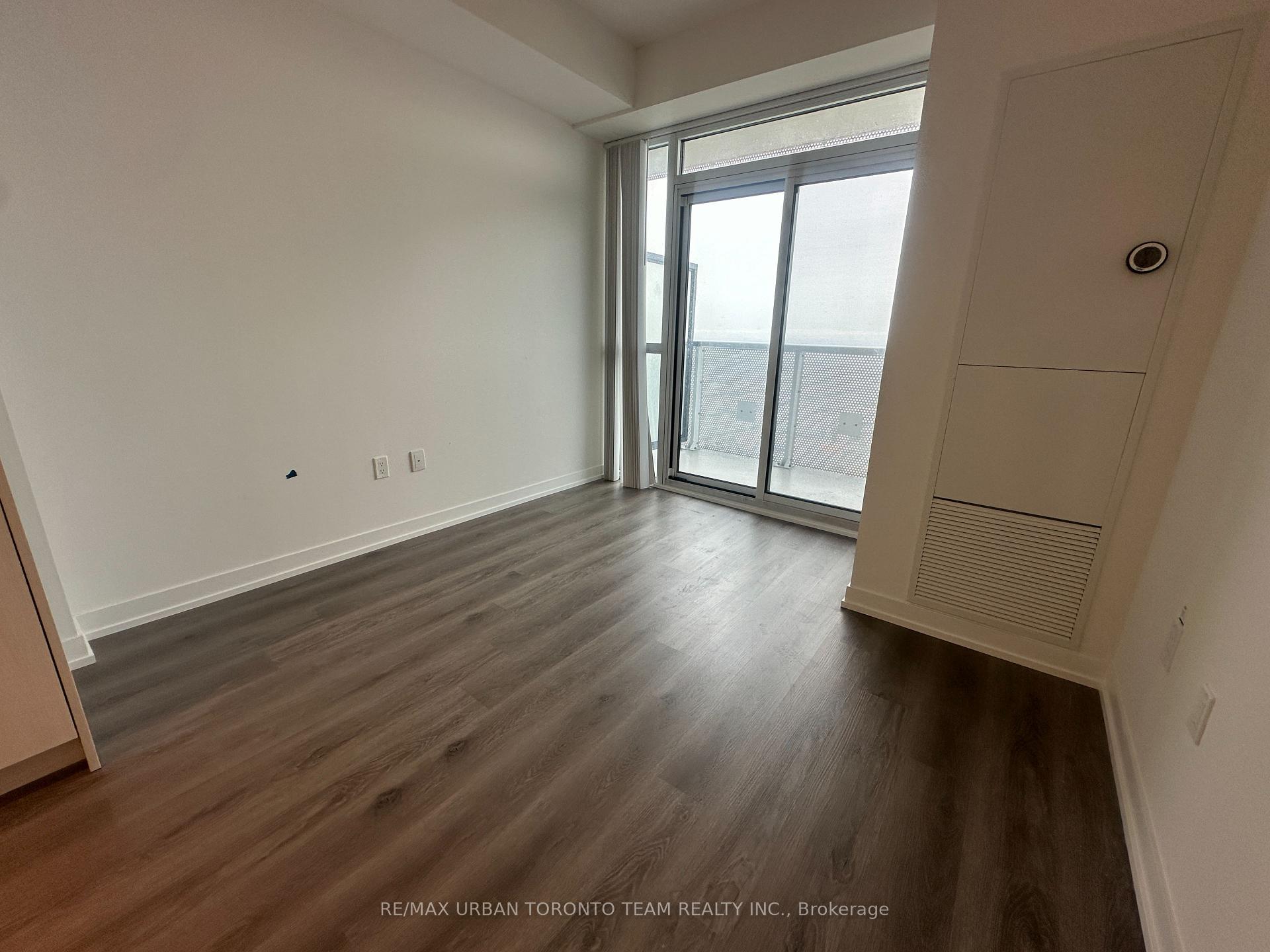 Photo 5 of Unit 6211, 225 Commerce St Street, Vaughan, Vaughan Corporate Centre — HOMEH