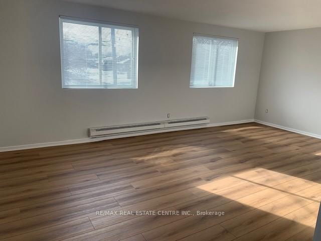 Photo 3 of Unit 4, 45 Raylawn Crescent, Halton Hills, Georgetown — HOMEH