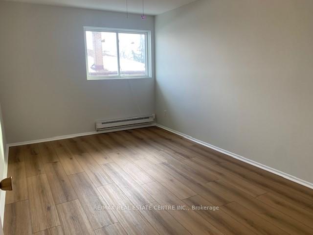 Photo 4 of Unit 4, 45 Raylawn Crescent, Halton Hills, Georgetown — HOMEH