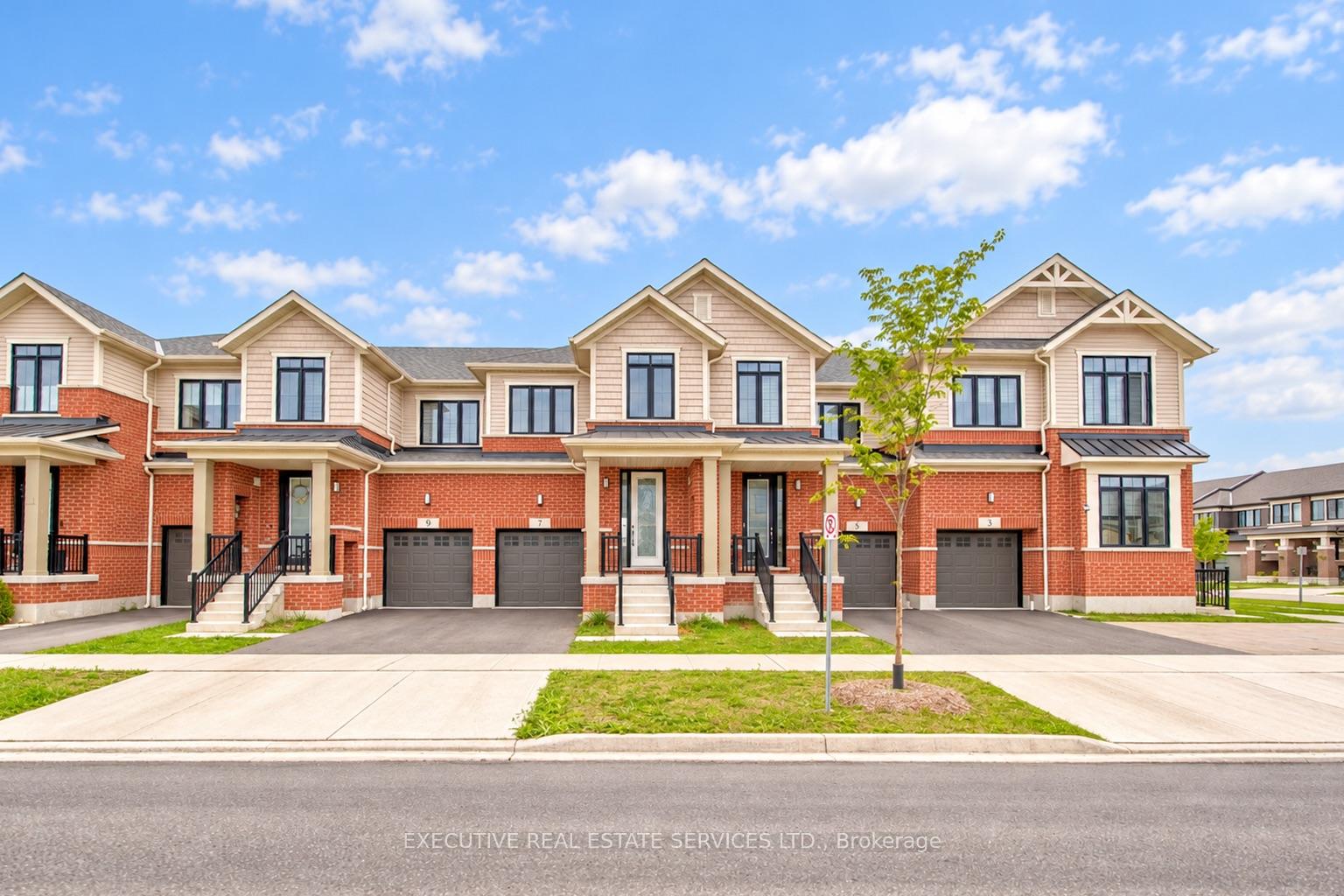 Photo 1 of 7 Crossmore Crescent, Cambridge, Westview — HOMEH