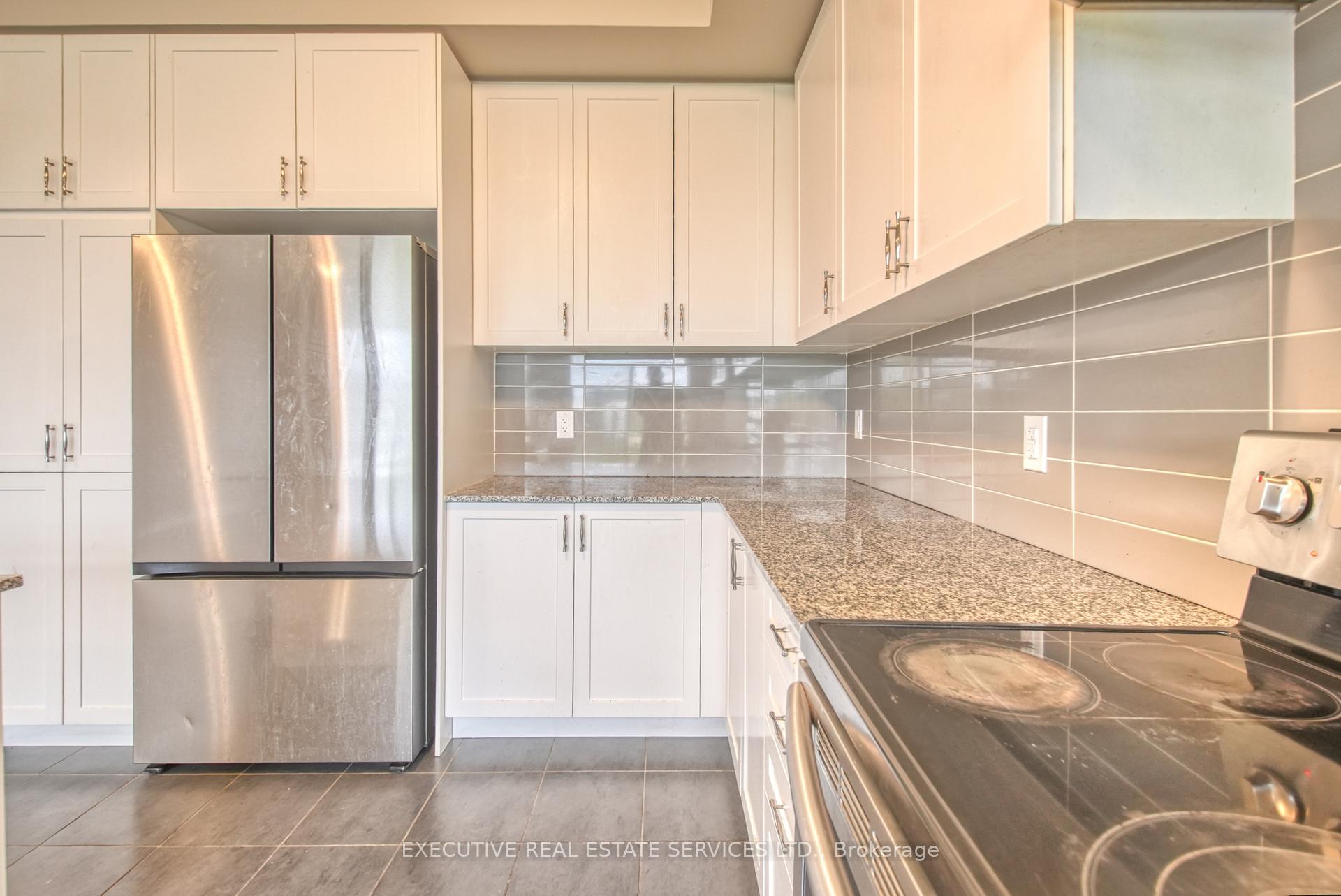 Photo 18 of 7 Crossmore Crescent, Cambridge, Westview — HOMEH