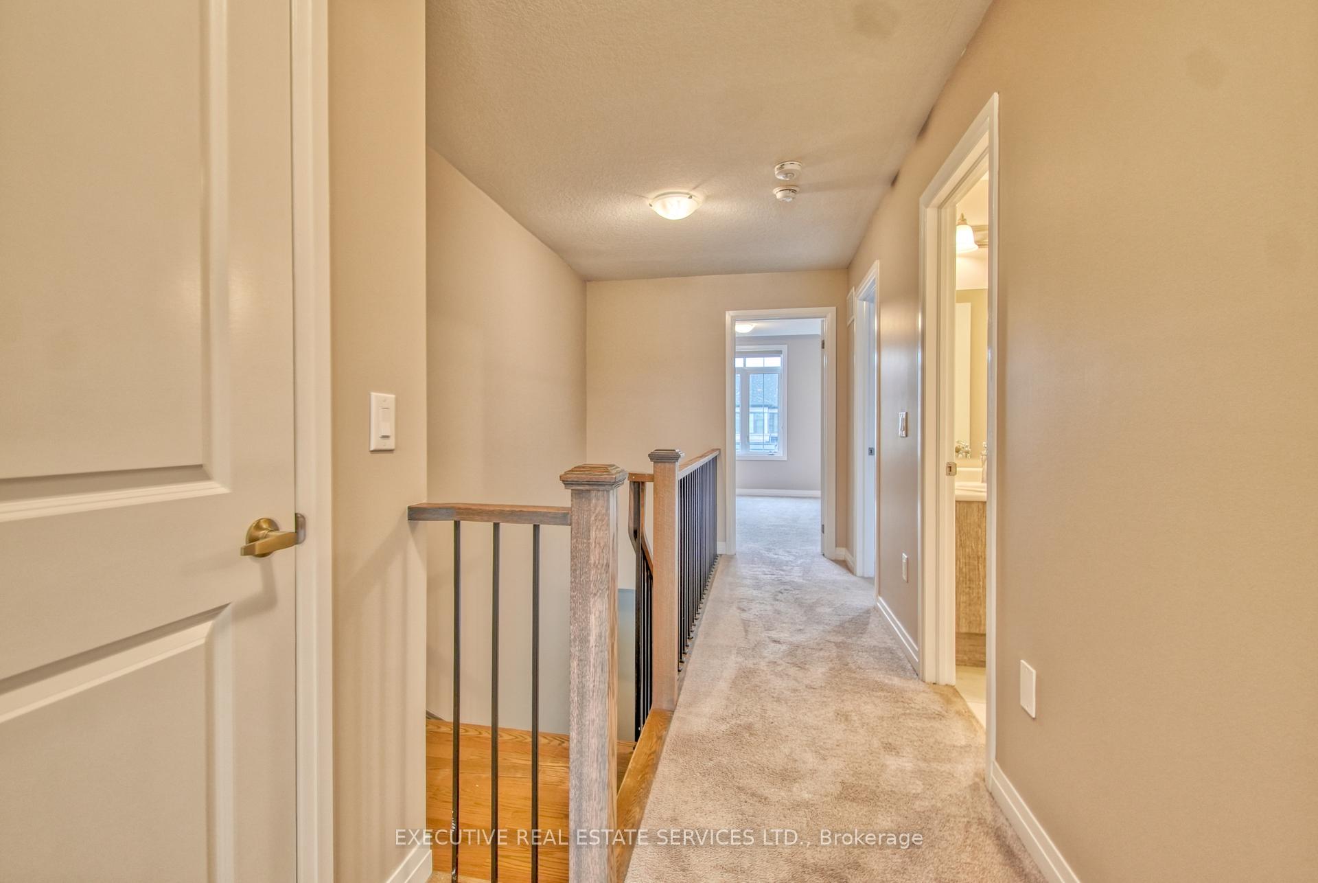 Photo 22 of 7 Crossmore Crescent, Cambridge, Westview — HOMEH