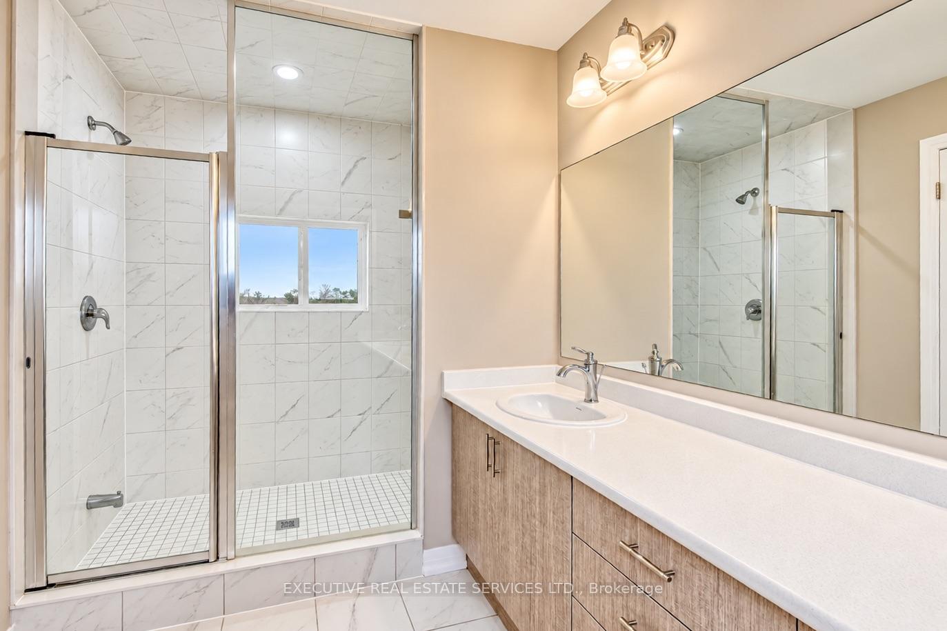 Photo 27 of 7 Crossmore Crescent, Cambridge, Westview — HOMEH
