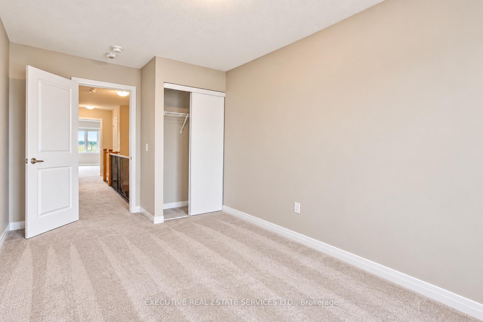Photo 30 of 7 Crossmore Crescent, Cambridge, Westview — HOMEH