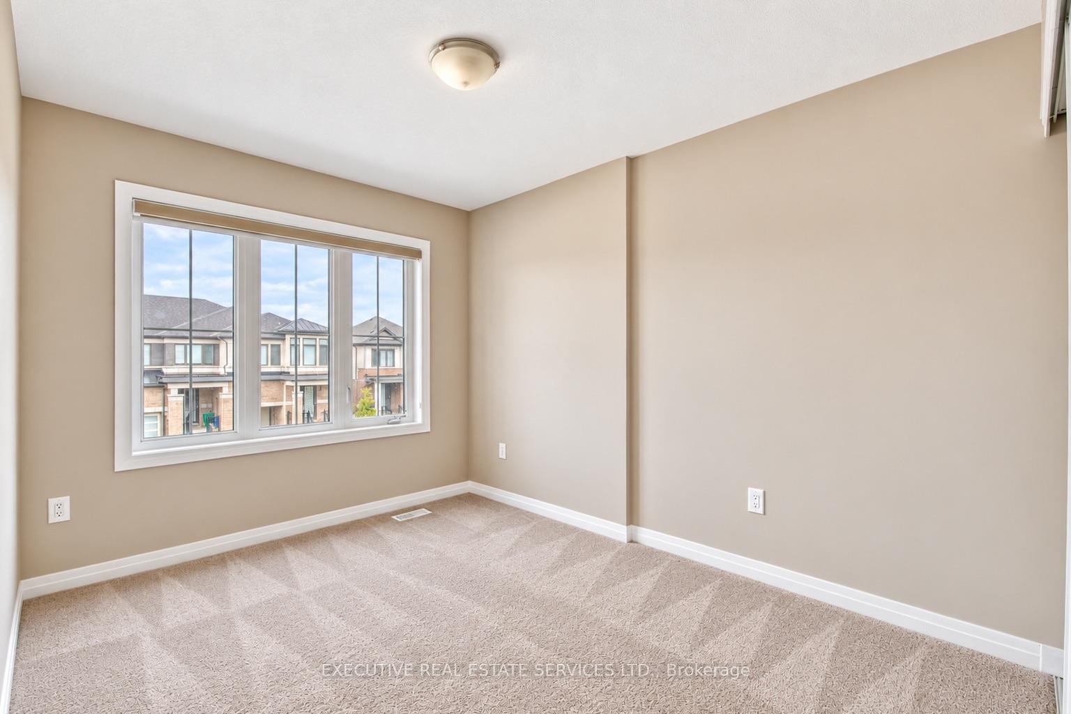 Photo 31 of 7 Crossmore Crescent, Cambridge, Westview — HOMEH