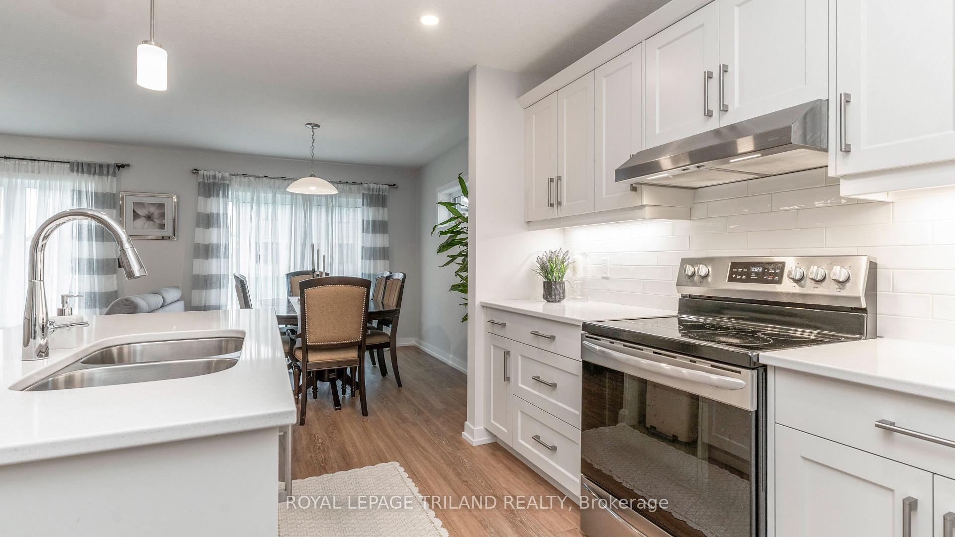 Photo 10 of 144 Empire Parkway, St. Thomas — HOMEH