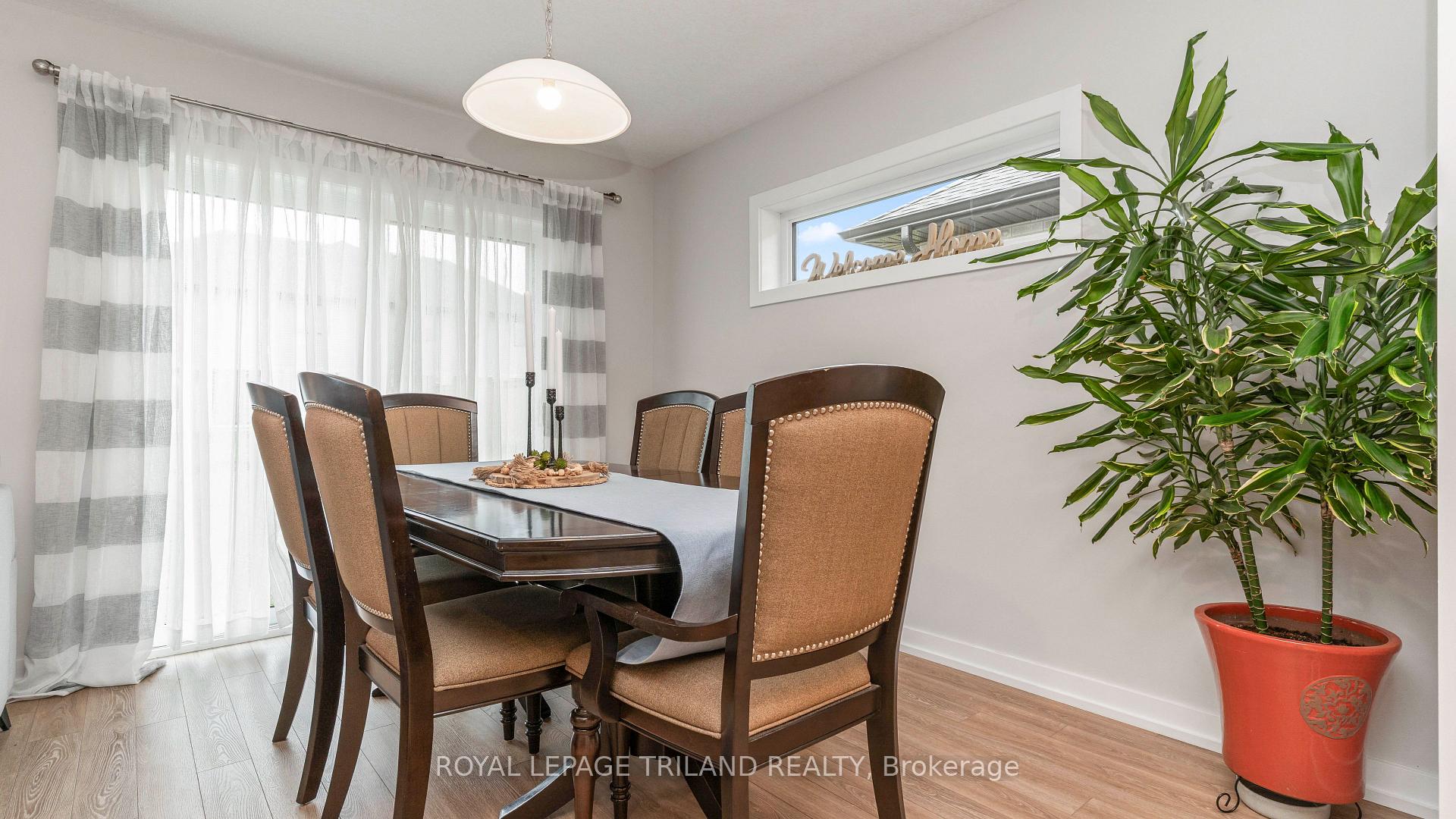 Photo 11 of 144 Empire Parkway, St. Thomas — HOMEH
