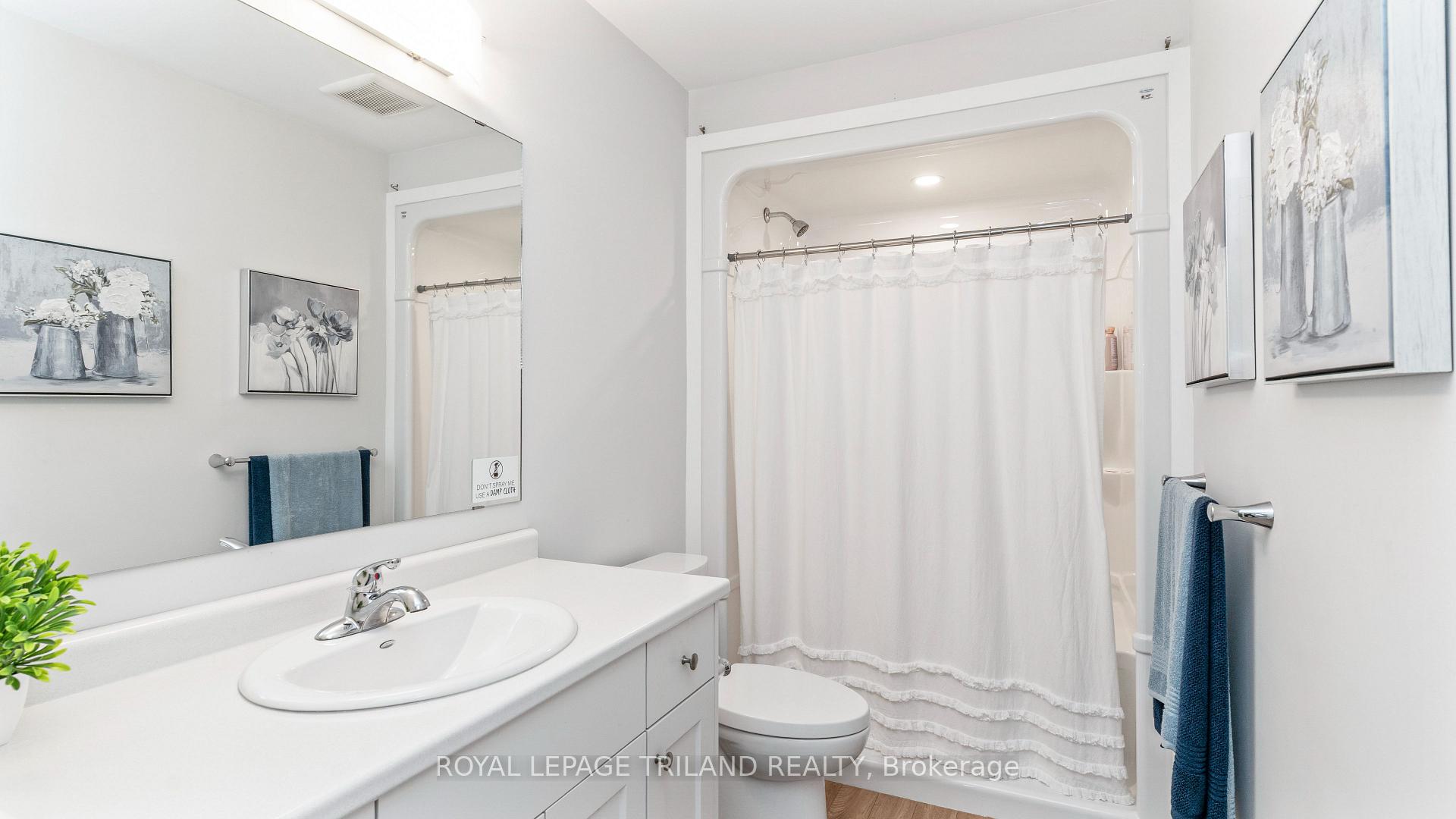Photo 17 of 144 Empire Parkway, St. Thomas — HOMEH