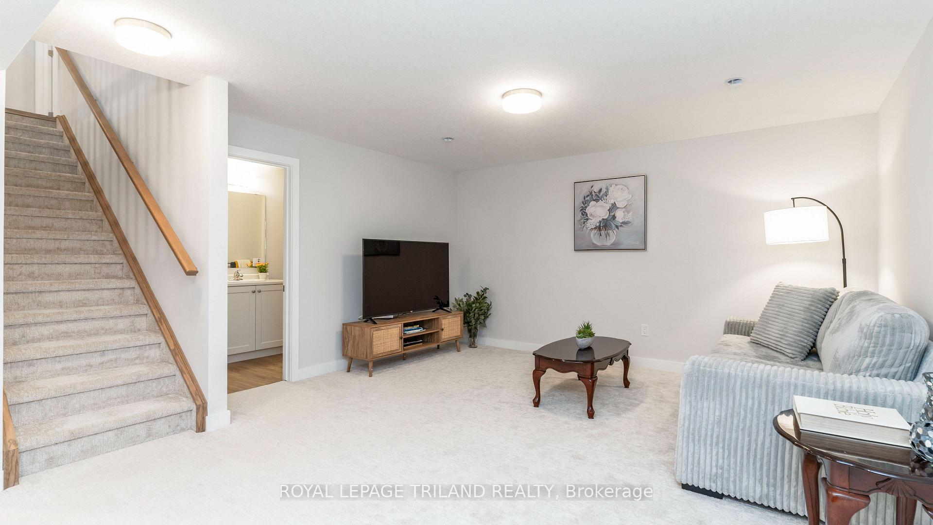 Photo 19 of 144 Empire Parkway, St. Thomas — HOMEH