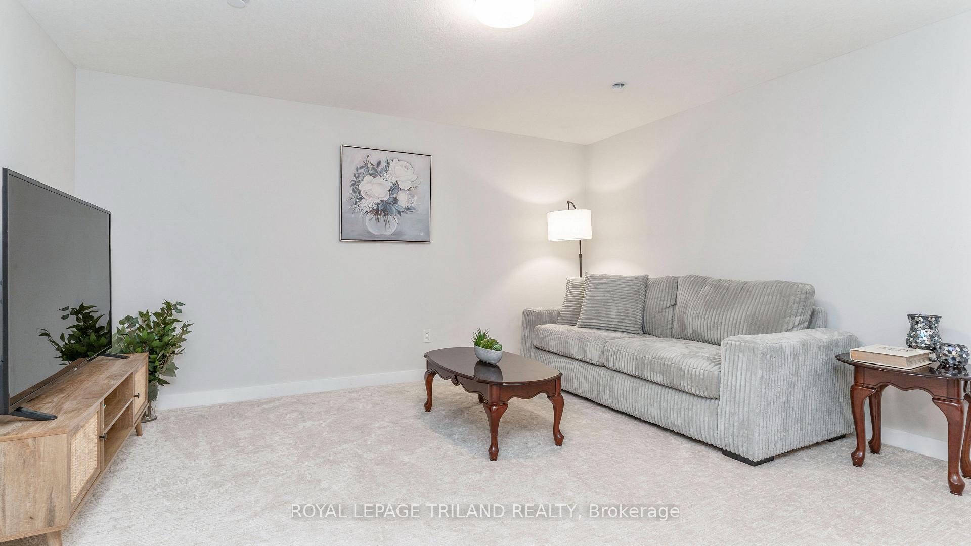 Photo 21 of 144 Empire Parkway, St. Thomas — HOMEH
